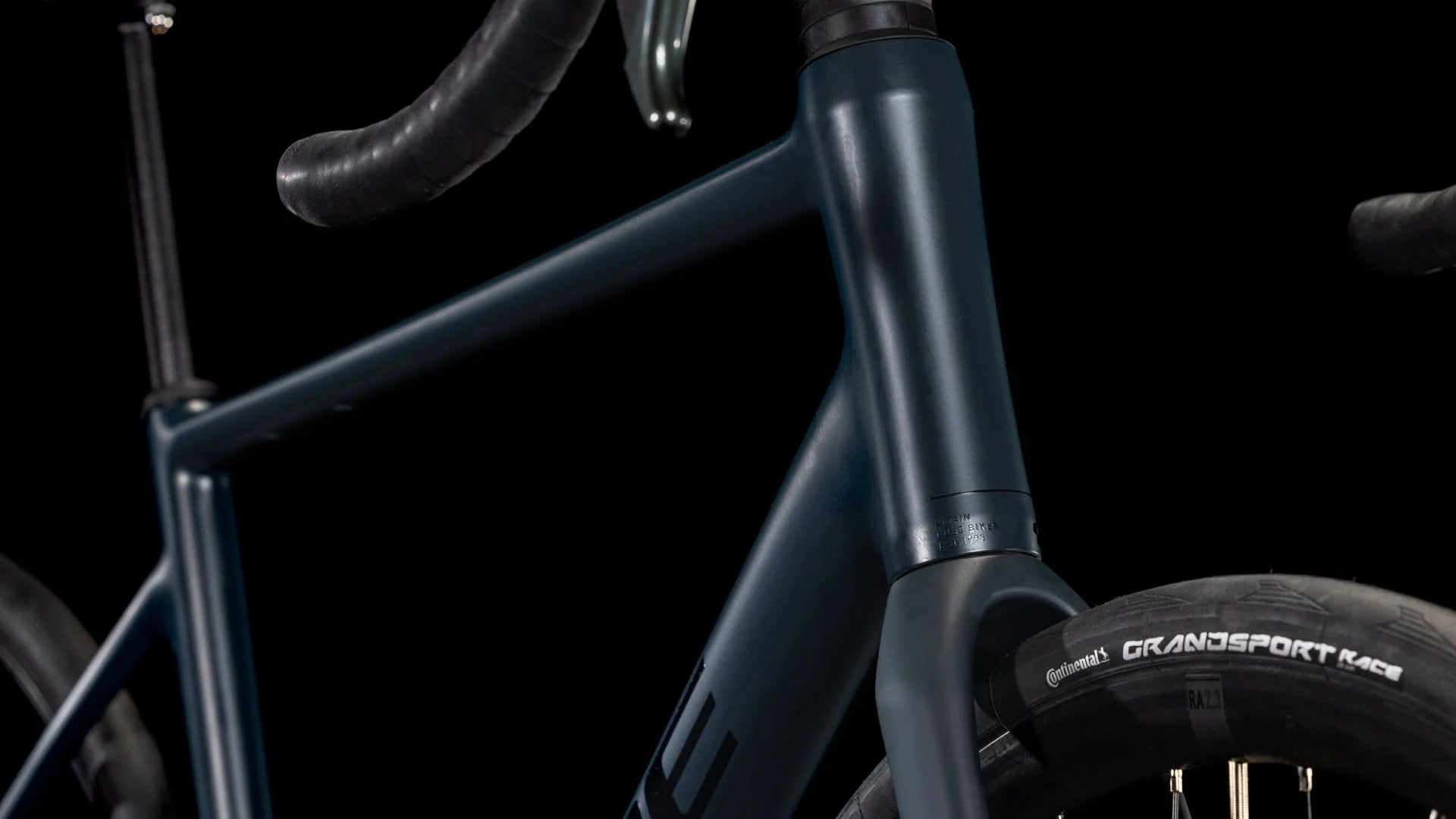 Cube Attain Race night n black
